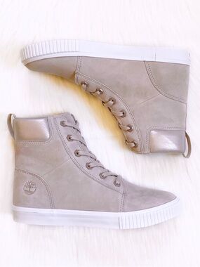 Timberland Women's Skyla Bay 6 Inch Light Beige Suede Boots - Size: 5.5